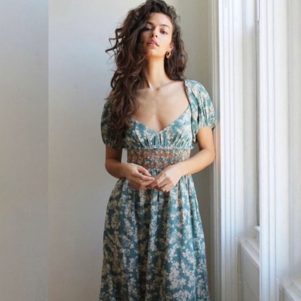 Free People - Empire Waist Floral Maxi Dress with Pockets! Size Medium.